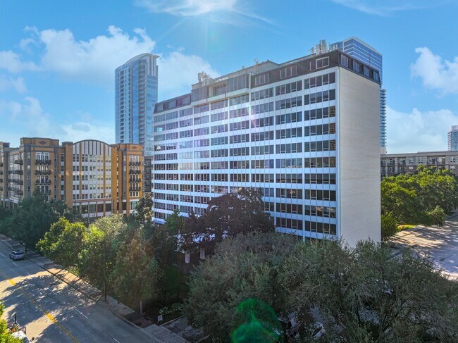 Foto del edificio - 2701 Westheimer Rd