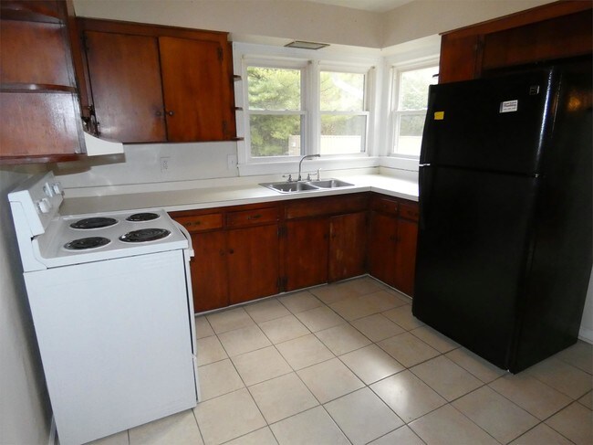 Building Photo - 26 Iras Ln
