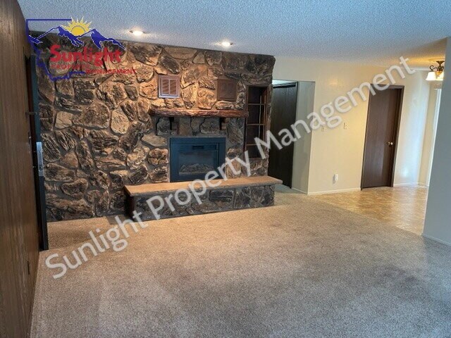 Foto del edificio - 2319 Alderson Ave