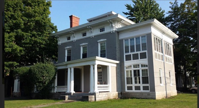 Building Photo - 169 Paddock St