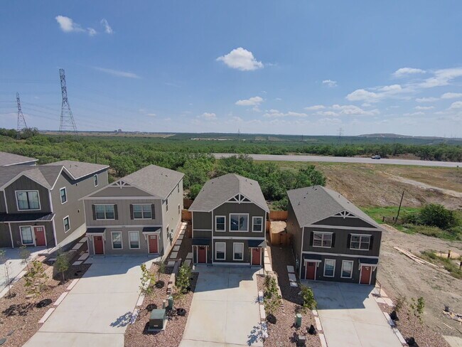 Building Photo - "Charming 2-Bed, 2-Bath Duplex at 7236 Magnolia Creek: Your Ideal San Antonio Retreat!"