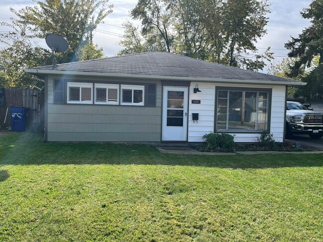 Building Photo - 12201 Summerland Ave