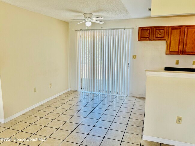 Foto del edificio - 2245 Dolphin Rd
