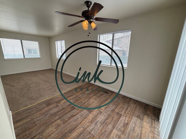 Building Photo - VI1377-1377 Village Way