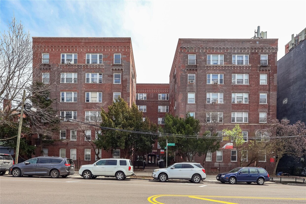 Primary Photo - 224 Highland Blvd