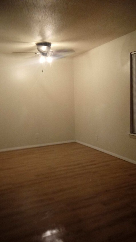 Primary Photo - 415 N State Ave