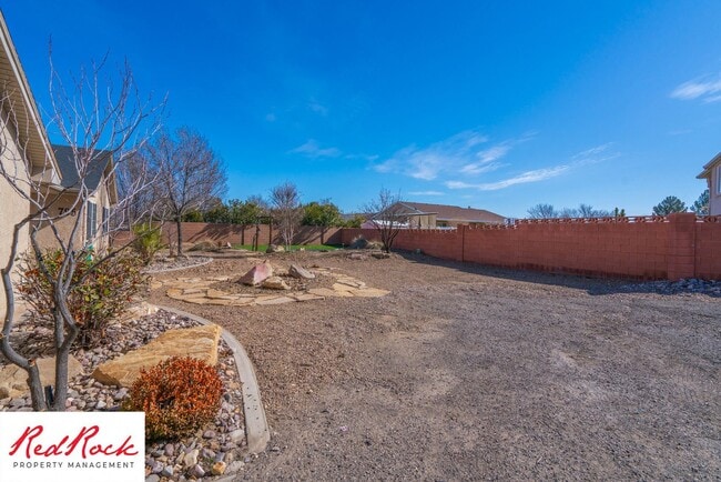 Foto del edificio - Spacious 3 Bedroom Single-Level Home in Bl...
