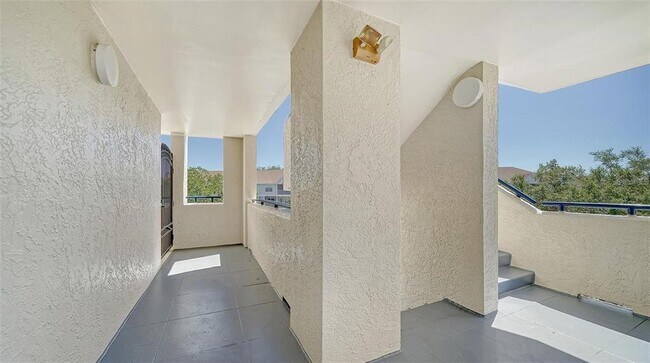 Foto del edificio - 835 S Osprey Ave