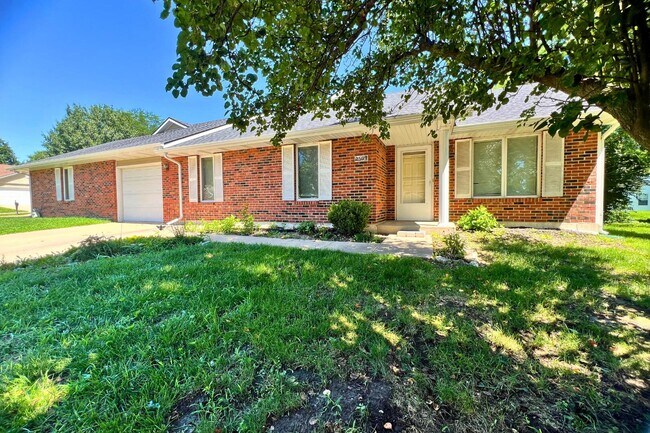 Foto del edificio - 2509 Hollyhock Dr