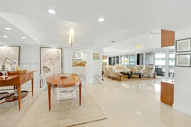 Foto del edificio - 3 Grove Isle Dr