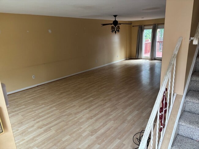 Foto del edificio - Abbey Lane Townhome 3 Beds 3 Baths!!