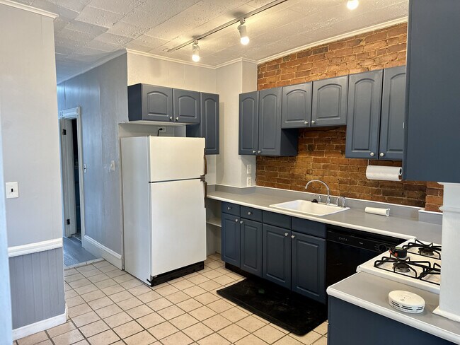 Building Photo - 729A Somerville Ave