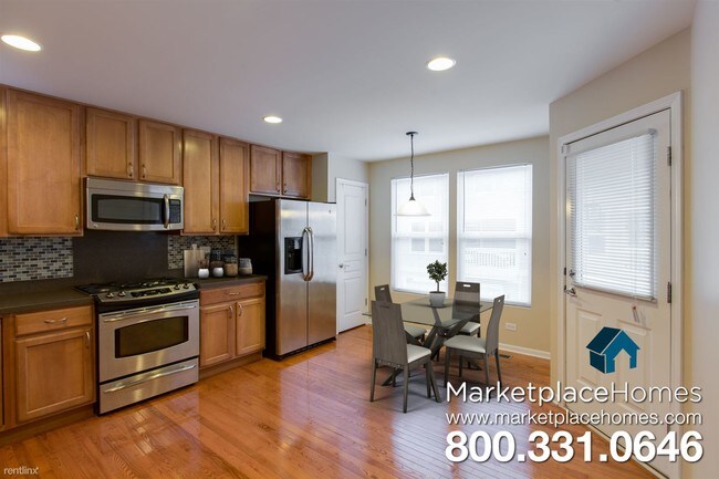 Foto del edificio - 3 br, 2.5 bath  - 1019 Crane Pt