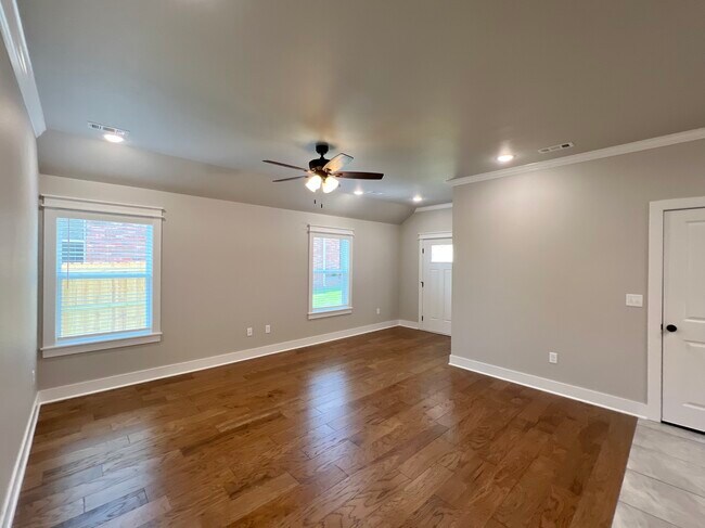 Foto del edificio - Bradford Drive Duplexes