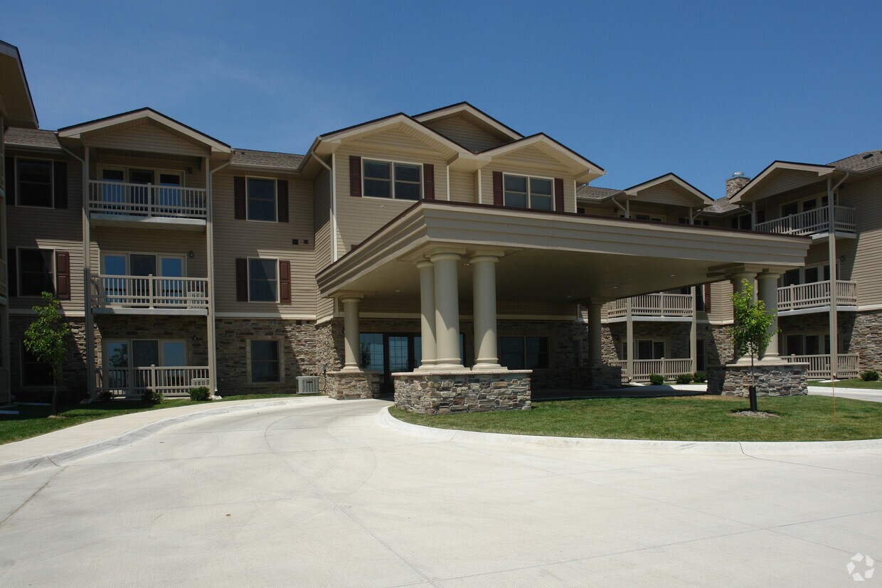 Stonecliff Estates Apartments in Lincoln, NE