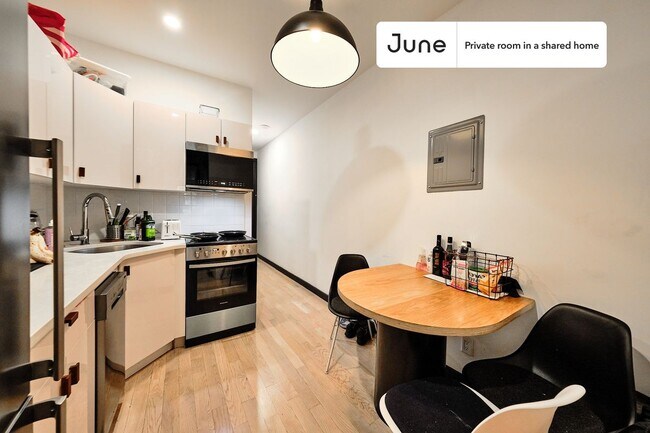 Foto del edificio - Room in Shared 3 bed/3 bath home