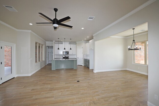 Building Photo - New Construction in Spring Canyon!