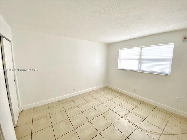 Foto del edificio - 4160 NW 21st St