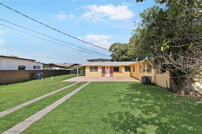 Building Photo - 532 SW 79th Ave