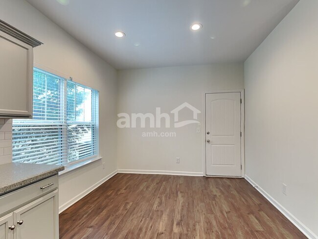 Foto del edificio - 108 Windyhill St