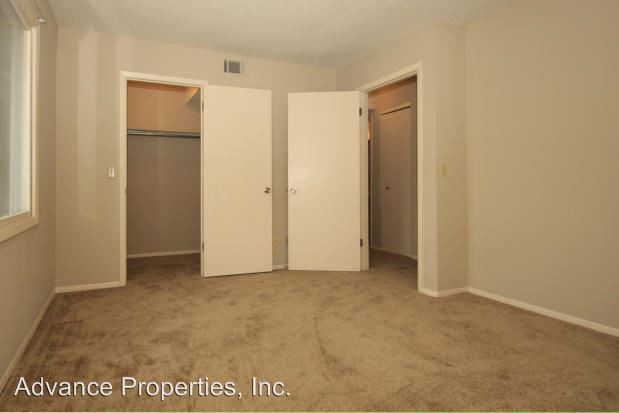 Building Photo - 810 W 53rd St