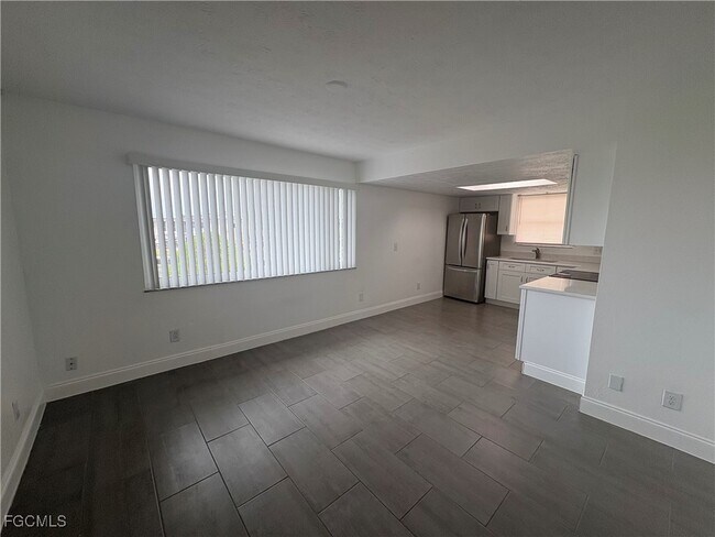 Foto del edificio - 5101 Manor Ct