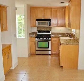 Foto del edificio - 2745 Elston St