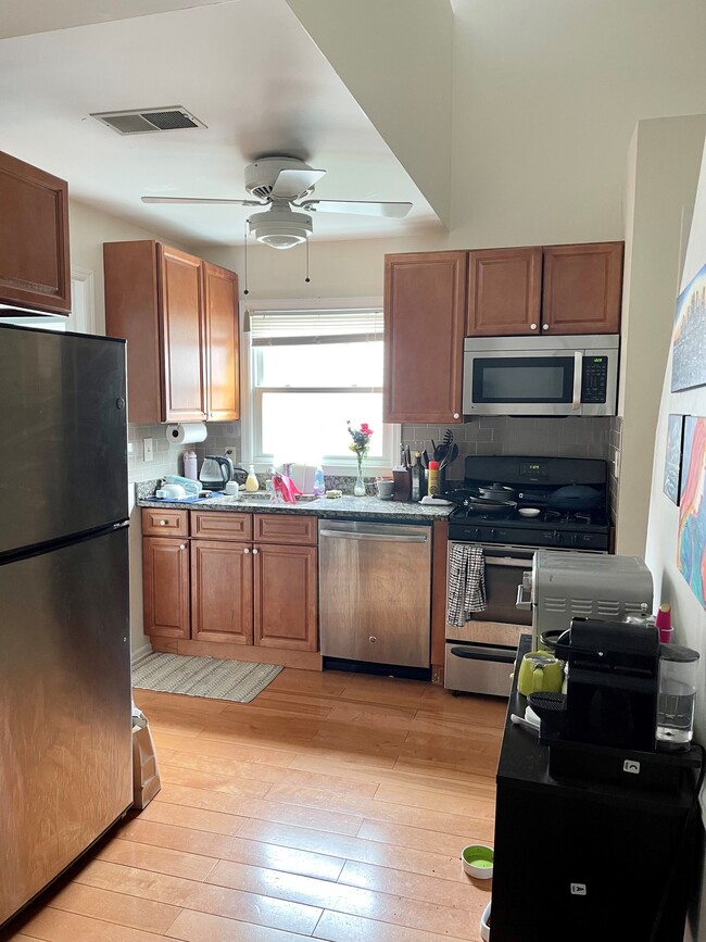 Building Photo - 86 Washington St