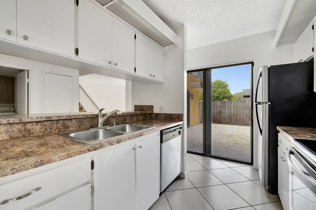 Building Photo - 311 3rd Way