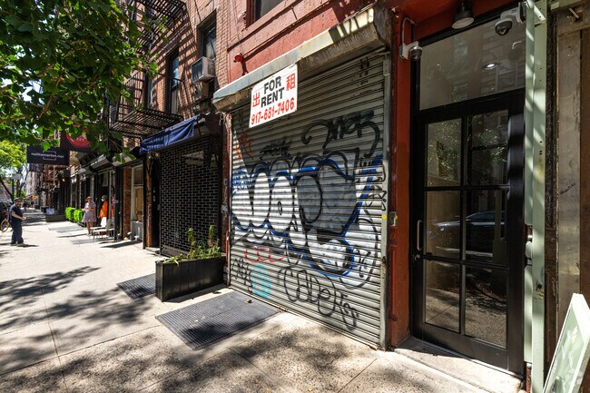 Entrada - 227 Mott St