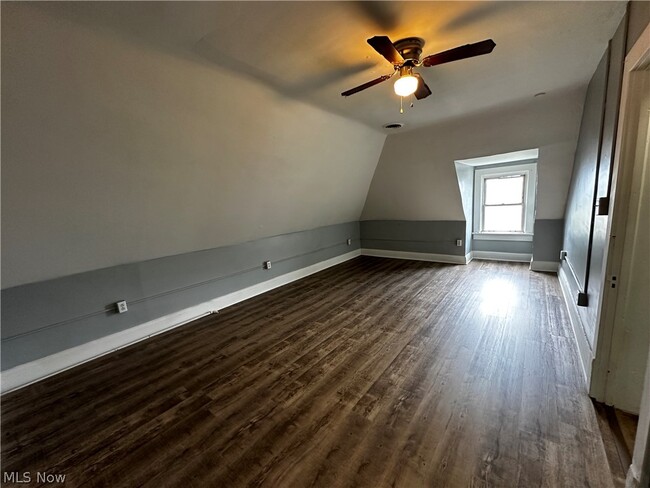 Foto del edificio - 669 Lincoln Ave