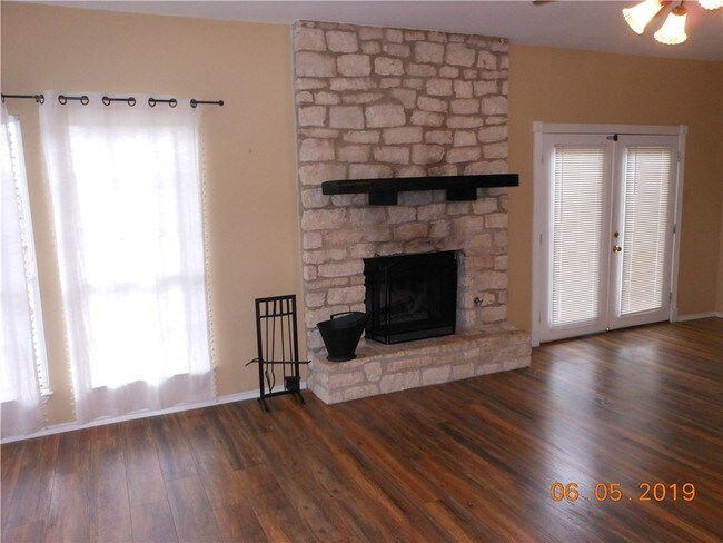 Foto del edificio - 1710 Foxfire Dr