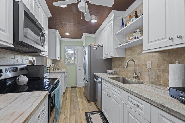 Building Photo - 5473 SE Miles Grant Rd