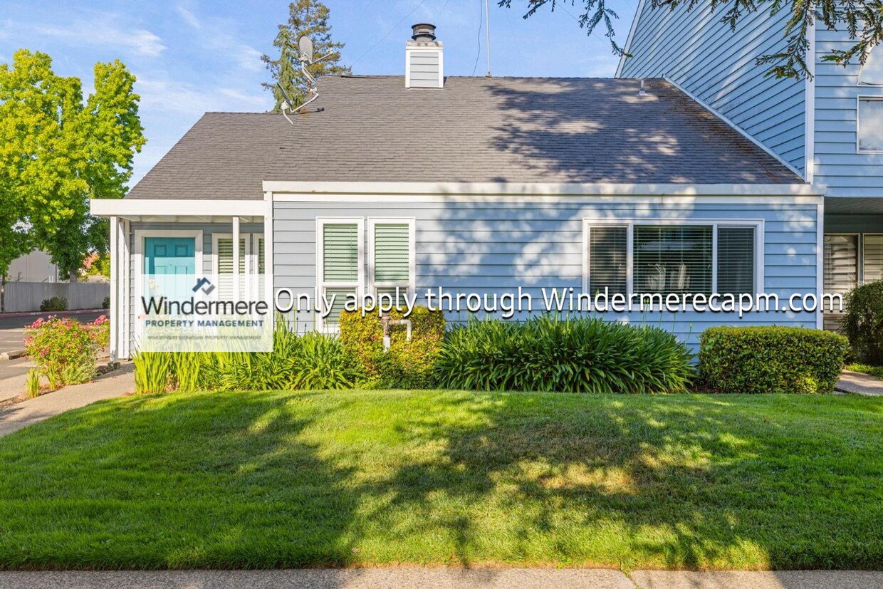 Primary Photo - Beautiful Townhome in Orangvale