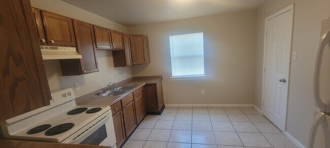 Foto del edificio - 2325-2327 Winthrop St