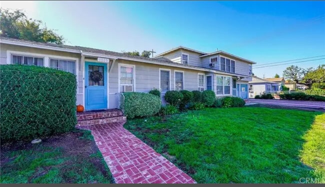 Foto del edificio - 1005 N Buena Vista St