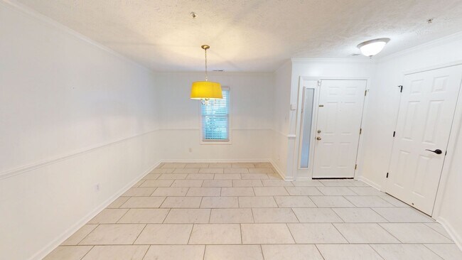 Foto del edificio - 3 Bedroom Condo in Kings Grant w/ Luxury Updates!