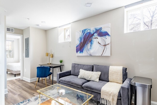 Building Photo - 708 North Carolina Ave SE