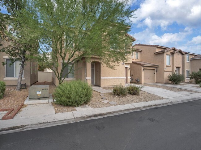 Building Photo - 2446 El Valle St