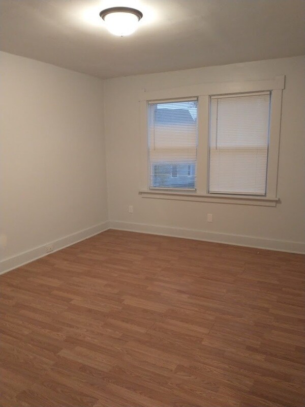 Foto del edificio - 166 Crowley Ave