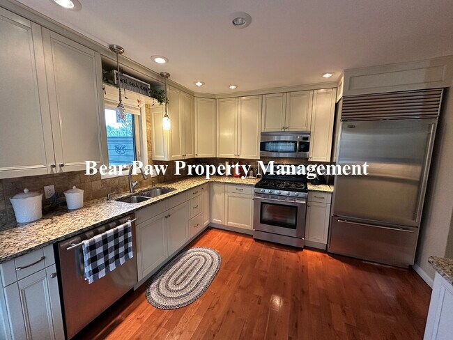 Foto del edificio - "Charming Duplex! Your Perfect Mountain Home Awaits!"