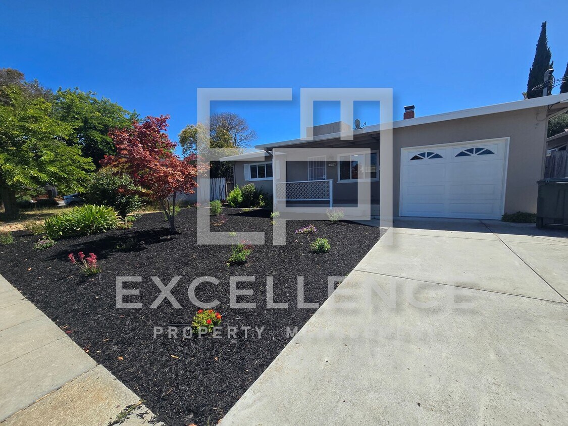 Foto principal - Freshly Updated, New Kitchen, Refinished R...