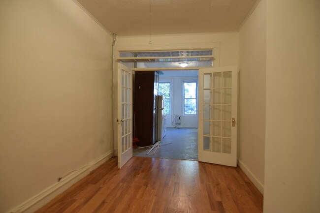 Building Photo - 1734 Bleecker St