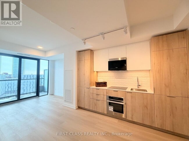 Building Photo - 28 Eastern Ave