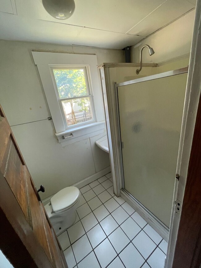 Foto del edificio - 4 bedroom 2 full bath House