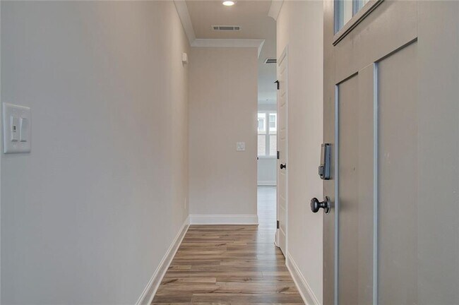 Foto del edificio - 4561 Cypress Pk Dr