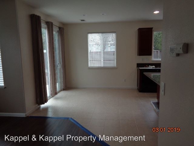 Building Photo - 3 br, 2.5 bath House - 530 PINE TREE COURT