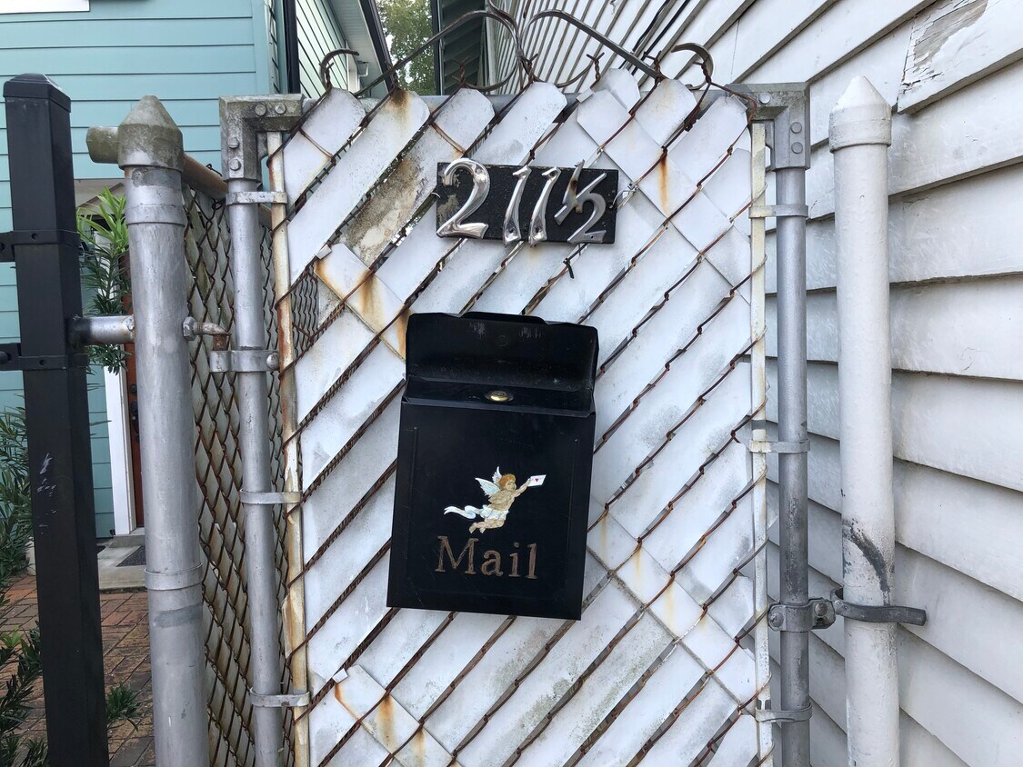 Primary Photo - 211 Audubon St