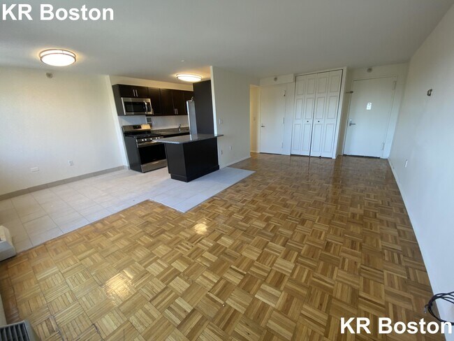 Building Photo - 144 Pleasant St