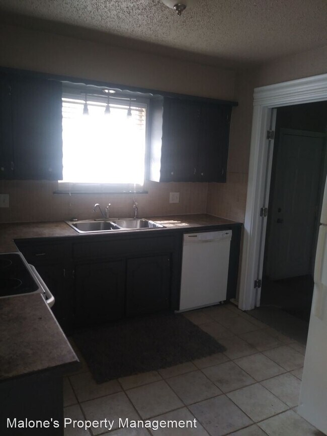 Foto del edificio - 3 br, 1.5 bath House - 3108 Beechwood Dr.